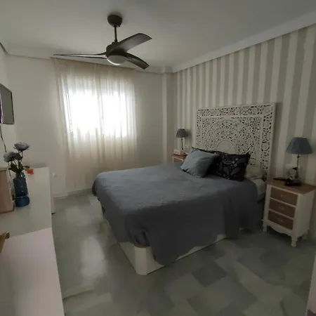 Almendros Costa شقة