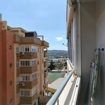 Almendros Costa * فوينخيرولا