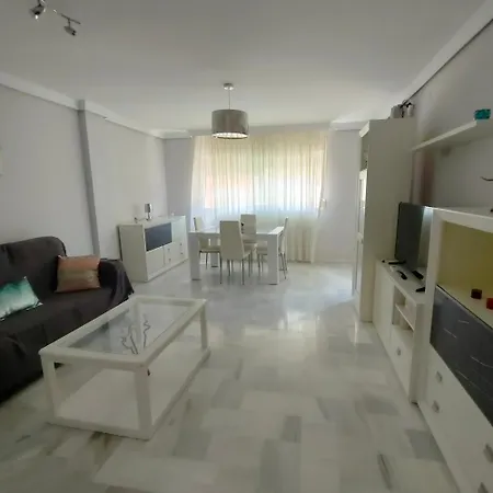 Almendros Costa فوينخيرولا