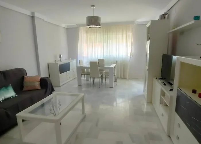 Almendros Costa فوينخيرولا